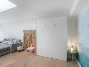 Attractive studio with a sea-view