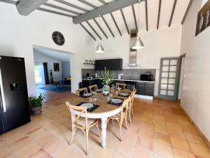 Villas Villa Louis - calme et spacieuse avec vue : photos des chambres