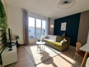 Les pieds dans leau 200m plage