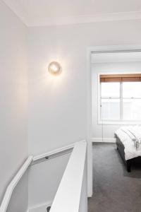 Mickle Townhouse, Steps to CBD