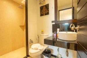 Oxygen 3BR Walk to Shops, Bars, Private Pool v113