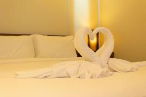 Oxygen 3BR Walk to Shops, Bars, Private Pool v113