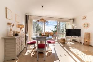 Villa frente al Mar con Piscina y Playa Privada