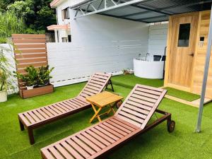 新規オープン サウナ BBQ ジャグジー付き 最大9名 無料駐車場4台 ビーチまで車で5分 SKY House