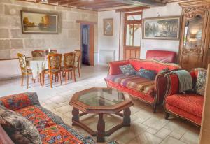 Maisons de vacances Spatieux, confort, reposant, gd jardin bucolique, jeux, balades, zoo, chateaux : photos des chambres