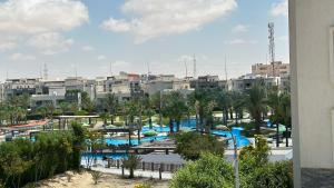 Private chalet in Amwaj north coast 2 bed room and 2 bath امواج الساحل الشمالي شاليه غرفتين واتنين حمام مفروش ومكيف بالكامل