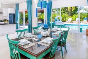 2 Bedroom Villa seconds to beach, private pool