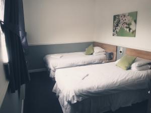 Twin Room room in Brewers Lodge