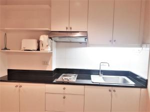 Jomtien Thip Condotel - Sleeps 2 Beachside