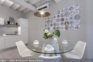 Jake & Francis Apartments by Mamo Florence