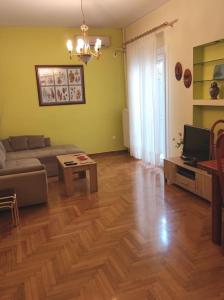 Cozy and spacious 2 BDR Apt 15 min from the city center