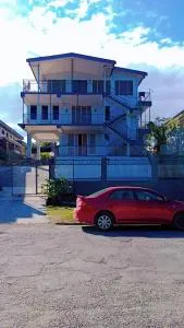 Singhs Apartment, Gray road lot 19 Matintaar Nadi, Mountain view - Nakavu
