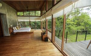 Wild Grass Nature Resort - 8 Secluded Villas Across 25 Acres