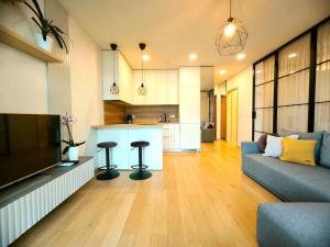 Modern Urban Retreat & Private Parking