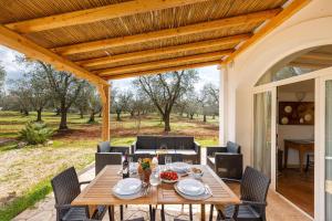 Trullo Melograno by Perle di Puglia