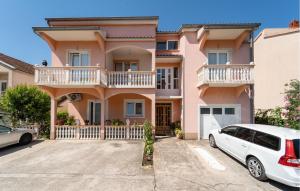 Amazing Apartment In Biograd Na Moru