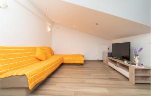 Lovely Apartment In Biograd Na Moru