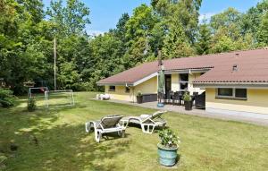 Lovely Home In Glesborg With Sauna