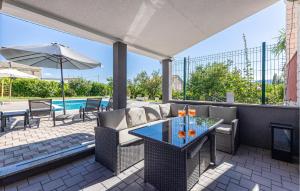 2 Bedroom Lovely Apartment In Citluk