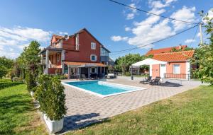 2 Bedroom Lovely Apartment In Citluk