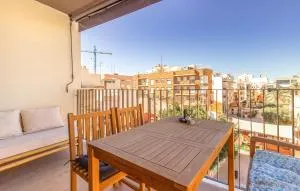 2 Bedroom Cozy Apartment In Santa Pola - Tabarca