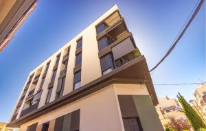 2 Bedroom Cozy Apartment In Santa Pola