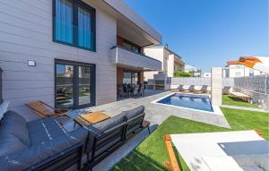 Amazing Home In Kastel Stafilic