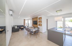 Amazing Home In Kastel Stafilic