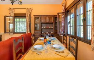 Lovely Home In Minas Del Castillo De