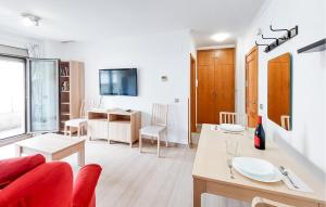 Stunning Apartment In Cadiz With Wifi