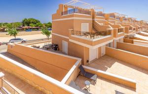 Cozy Apartment In Torre De La Horadada