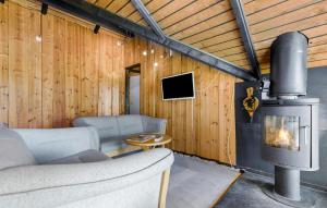 2 Bedroom Lovely Home In Melby