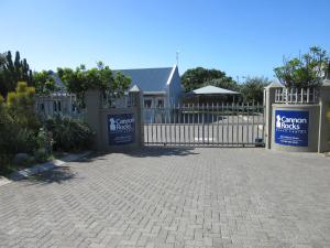 Cannon Rocks Beach Cabins