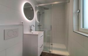 Lovely Home In Hellendoorn With Kitchen