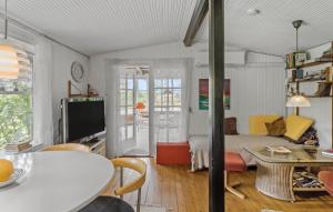 2 Bedroom Cozy Home In Faxe