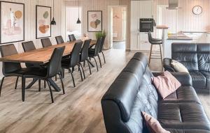 4 Bedroom Amazing Home In Skjern