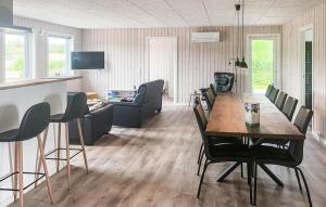 4 Bedroom Amazing Home In Skjern