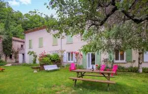 2 Bedroom Stunning Home In Burzet - Coucouron