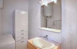 Maisons de vacances 2 Bedroom Stunning Home In Burzet : Maison de Vacances 2 Chambres