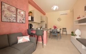 Beautiful Home In Menfi With Wifi