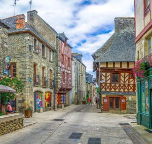 Maisons de vacances La Ville Hello, A Spacious House, Sleeps 9, In Rur : photos des chambres