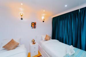 Turquoise Dahabiya , 3,4,7 nights sailing between Luxor and Aswan