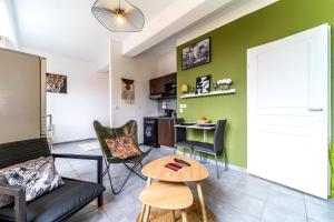 Appartements Stay Cosy Lille I Tourcoing - Appartement - Hypercentre - Parking securise - Wifi - Netflix - Cuisine : photos des chambres