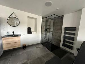 Maison de charme, pierres blanches, SPA Jaccuzi