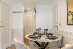 Appartements MBA - Louvres - Luxury Appartement : photos des chambres