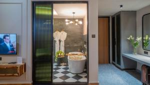 Boutique Hotel By One Tree