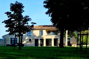B&B / Chambres d'hotes La Chartreuse de Dauzac : Chambre Double Deluxe avec Vue sur Château