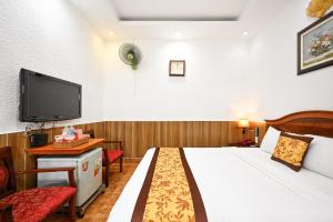 Queen Hotel Saigon Airport