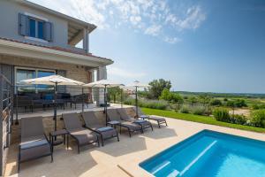 Beautiful Villa Regina with view in Visnjan