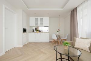 Cozy Apartment in the Centre of Warsaw by Noclegi Renters